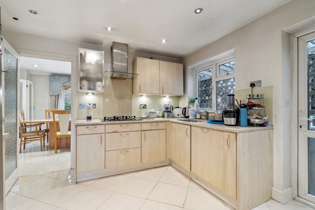 Property photo 3 of 22