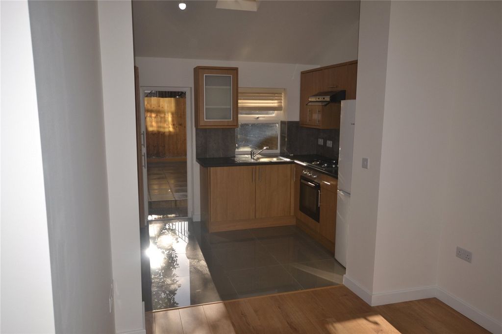 Property photo 3 of 8 Picture No. 01