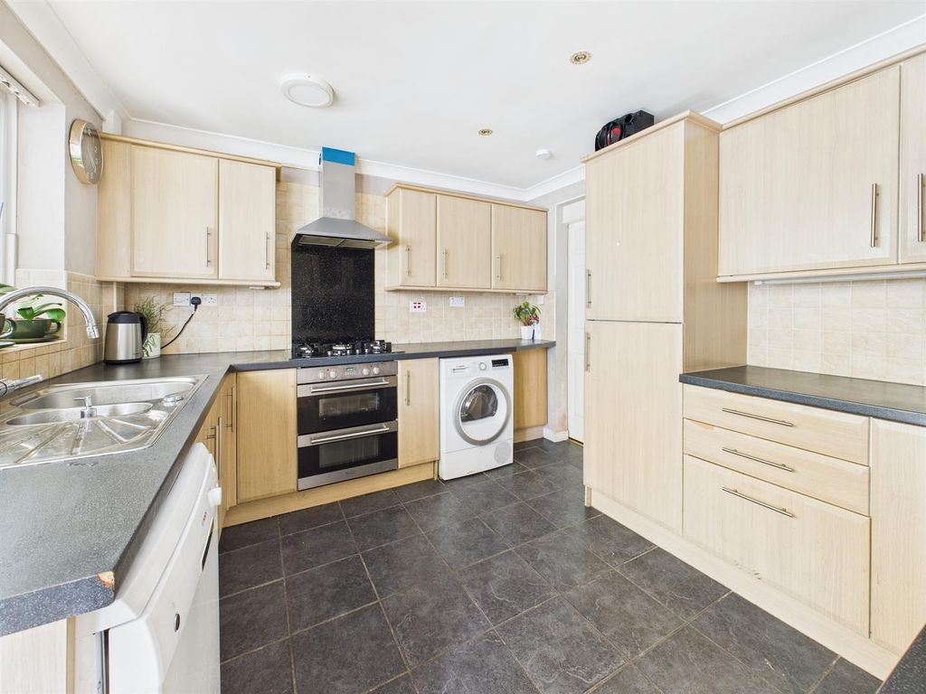 Property photo 2 of 24