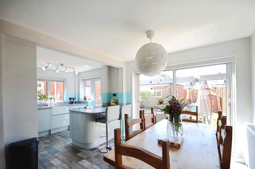 Property photo 2 of 10 Pbox-Img.Jpg