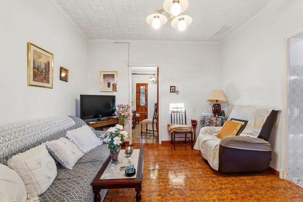 Property photo 3 of 32