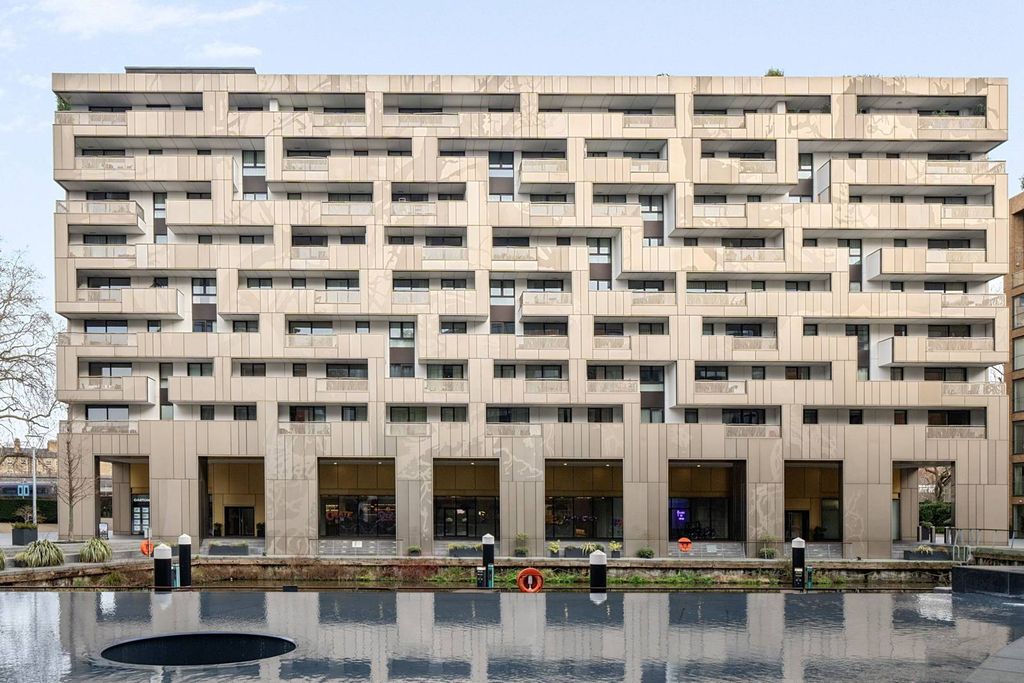 Property photo 2 of 19