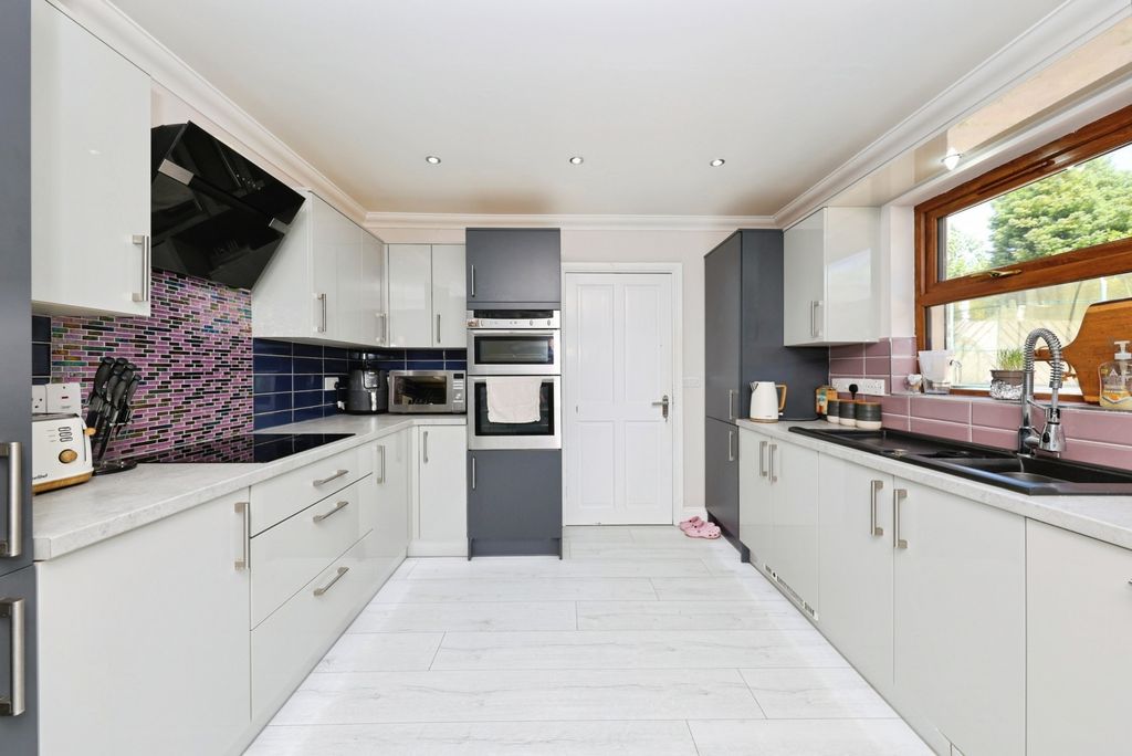 Property photo 2 of 23 Pbox-Img.Jpg