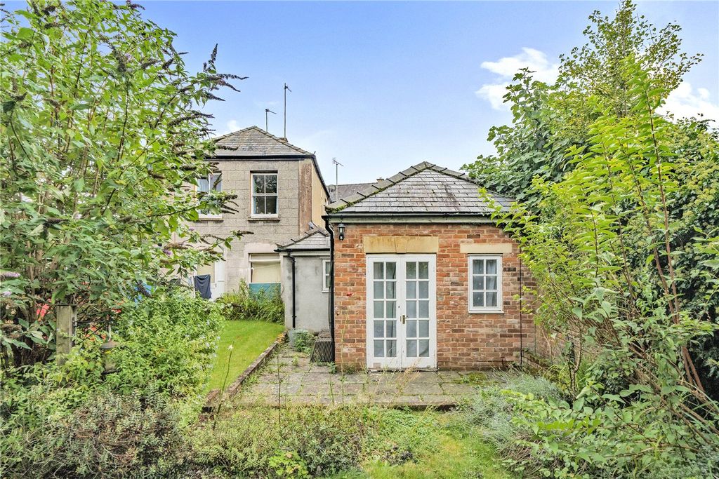 Property photo 2 of 15 Picture No. 10