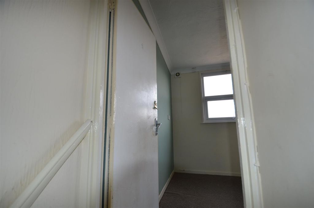 Property photo 2 of 25 974B1A74-9482-48Ff-Aba3-A60E9670Ef08.Jpeg