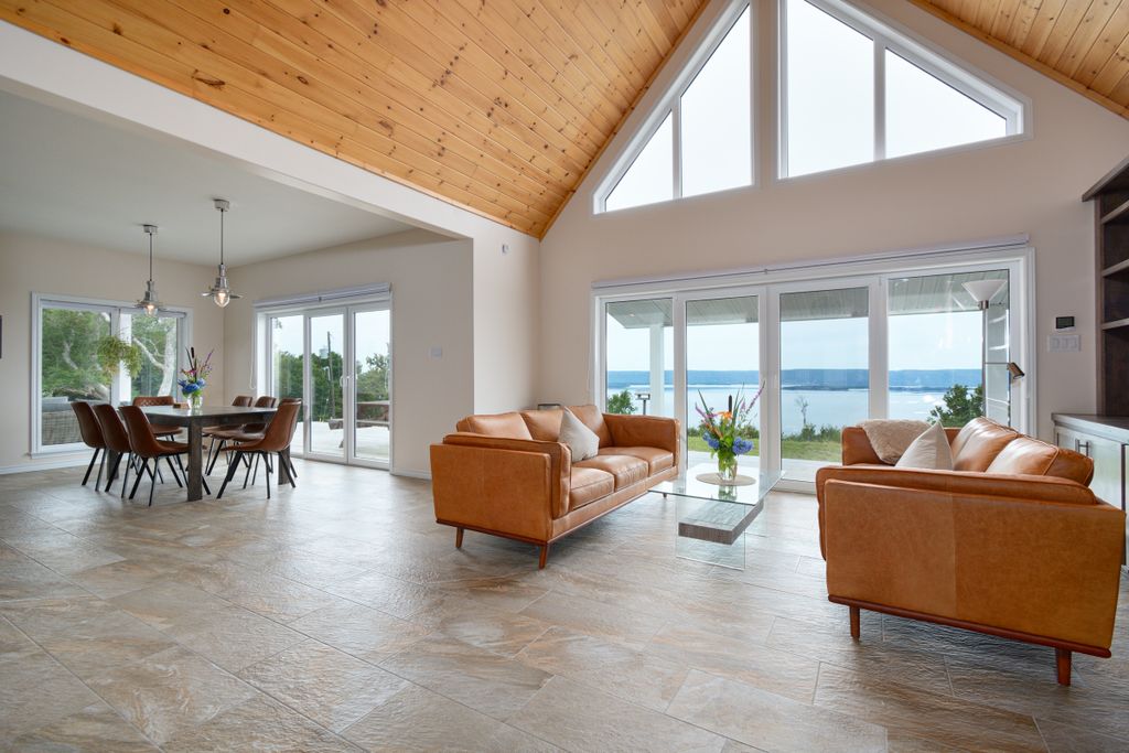 Property photo 2 of 39