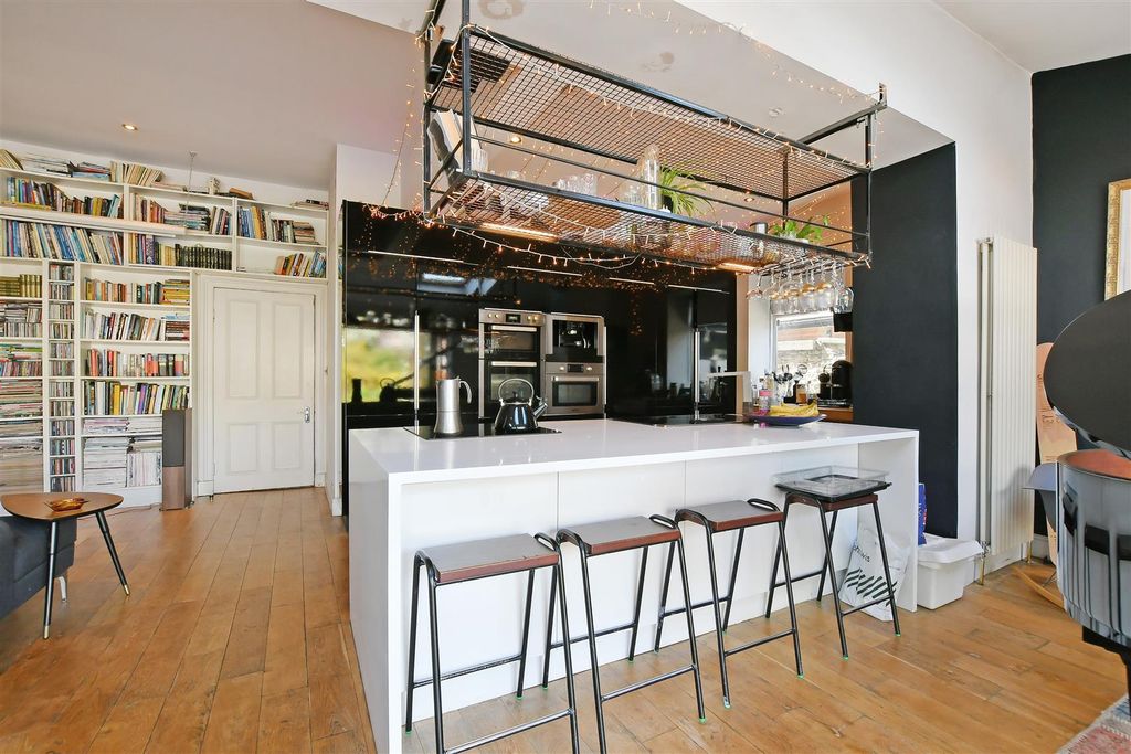 Property photo 2 of 48 Kitchen