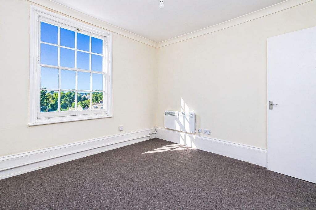 Property photo 3 of 6 Picture 3