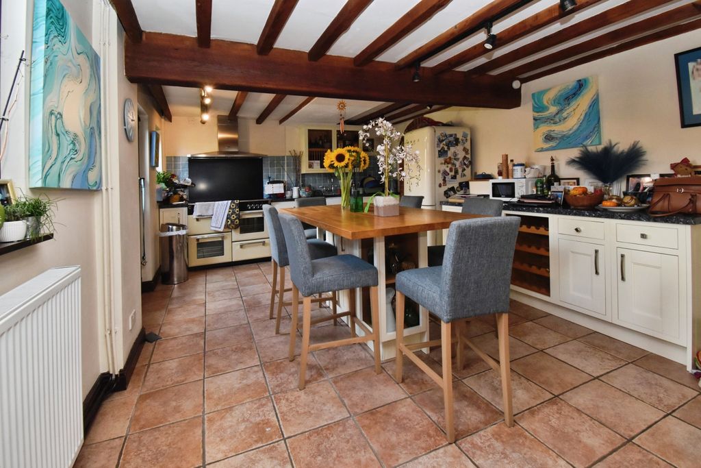 Property photo 2 of 16 Kitchen Breakfast Room