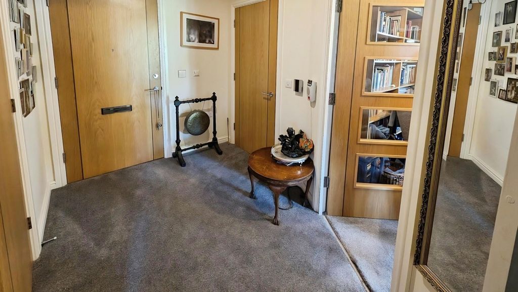 Property photo 2 of 13 Pbox-Living_Room-344014.Jpg