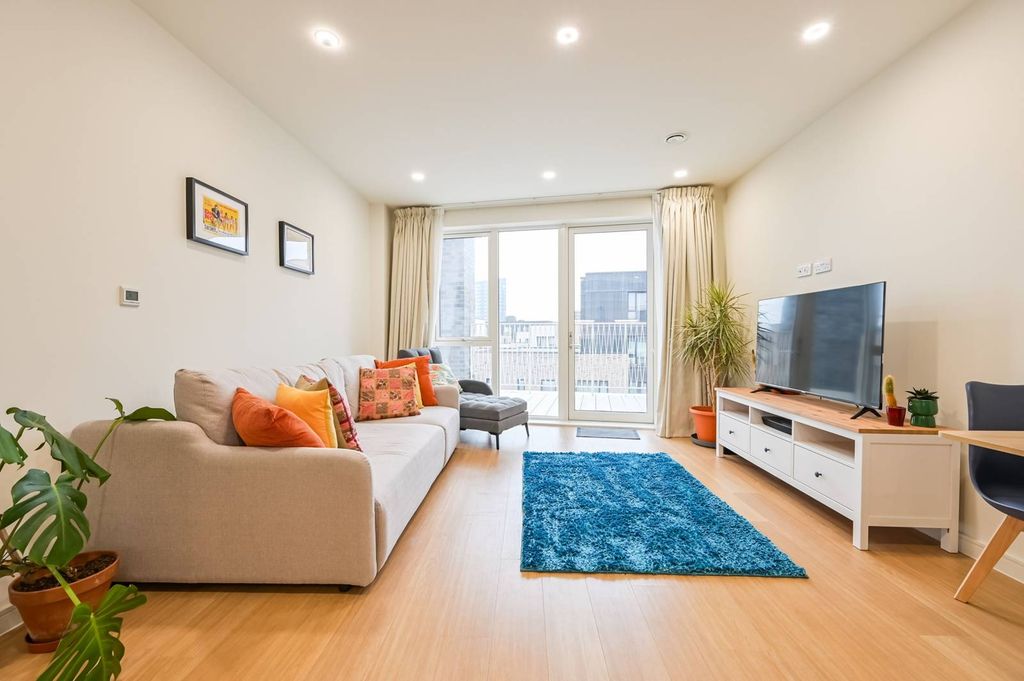 Property photo 2 of 22