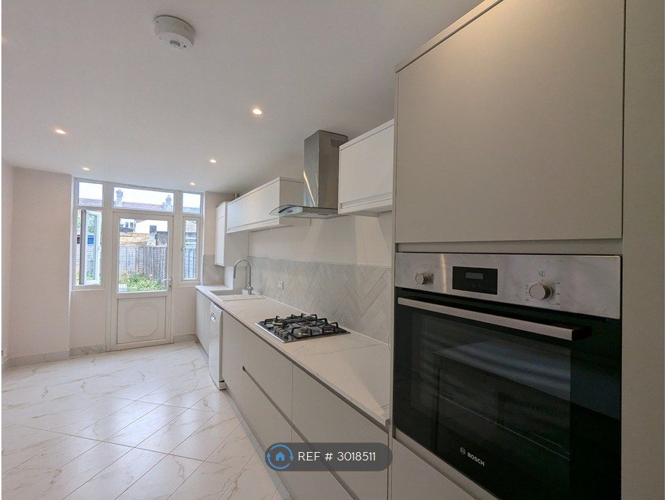 Property photo 3 of 35