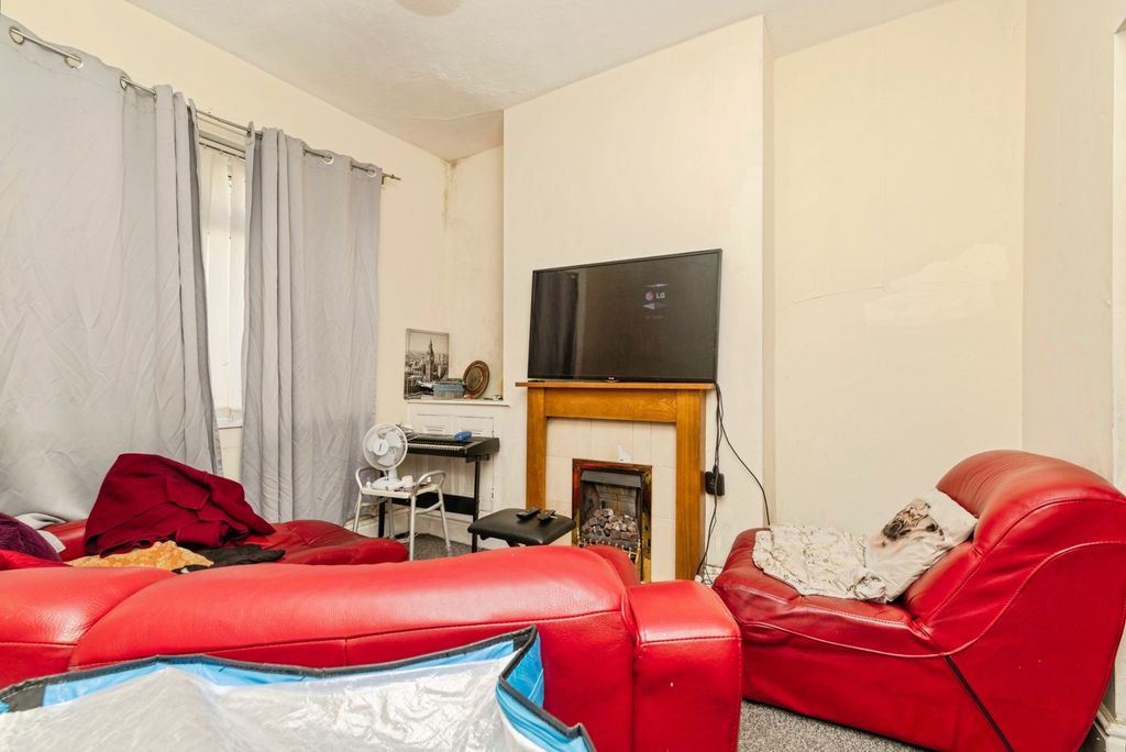 Property photo 2 of 10 Pbox-Img.Jpg