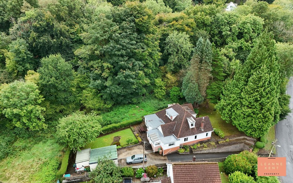 Property photo 2 of 54