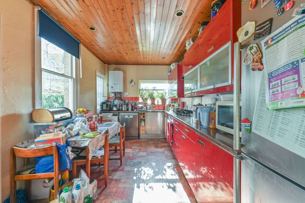 Property photo 3 of 7
