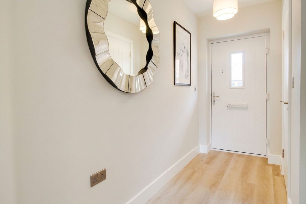 Property photo 2 of 22