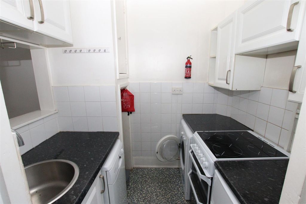 Property photo 2 of 7 Kitchen.Jpg
