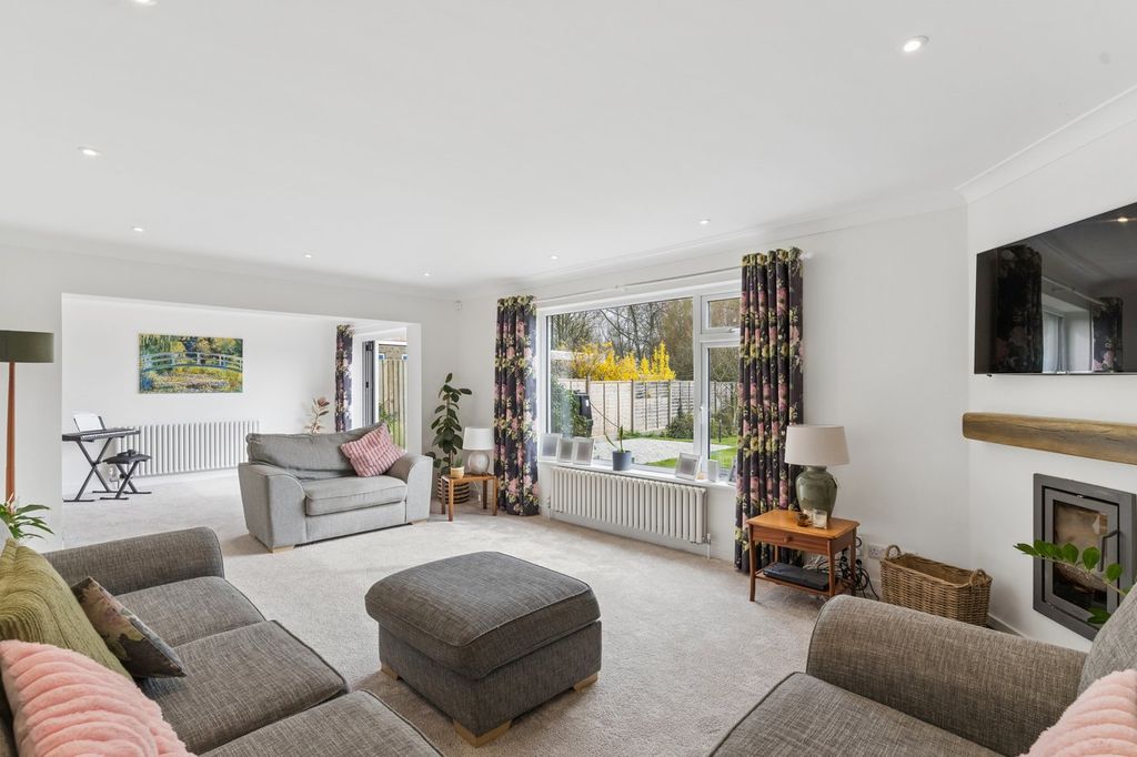 Property photo 2 of 29