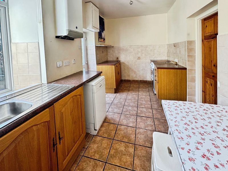 Property photo 3 of 9 Photo 5