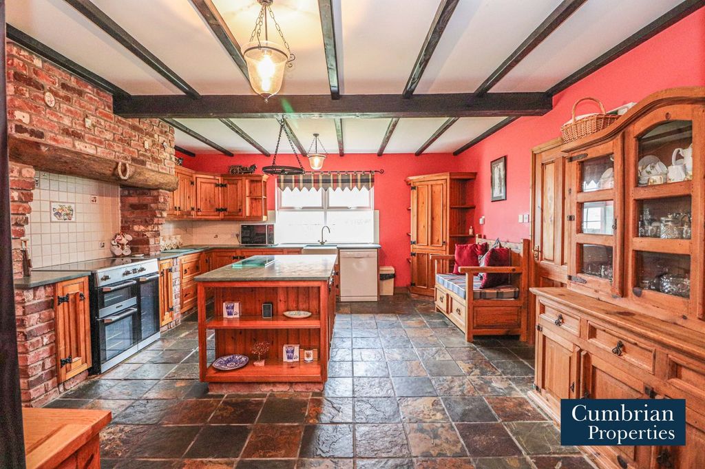 Property photo 2 of 25 Kitchen