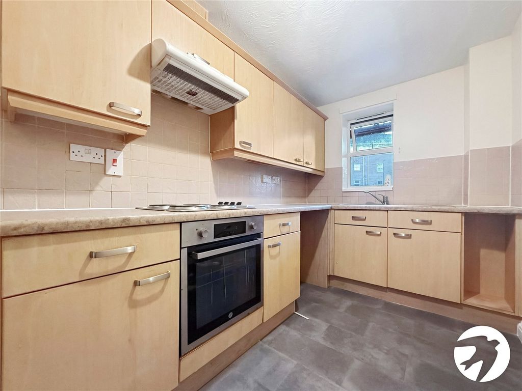 Property photo 2 of 8 Picture No. 05