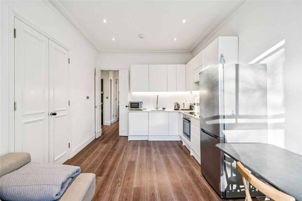 Property photo 2 of 17 Picture No. 28