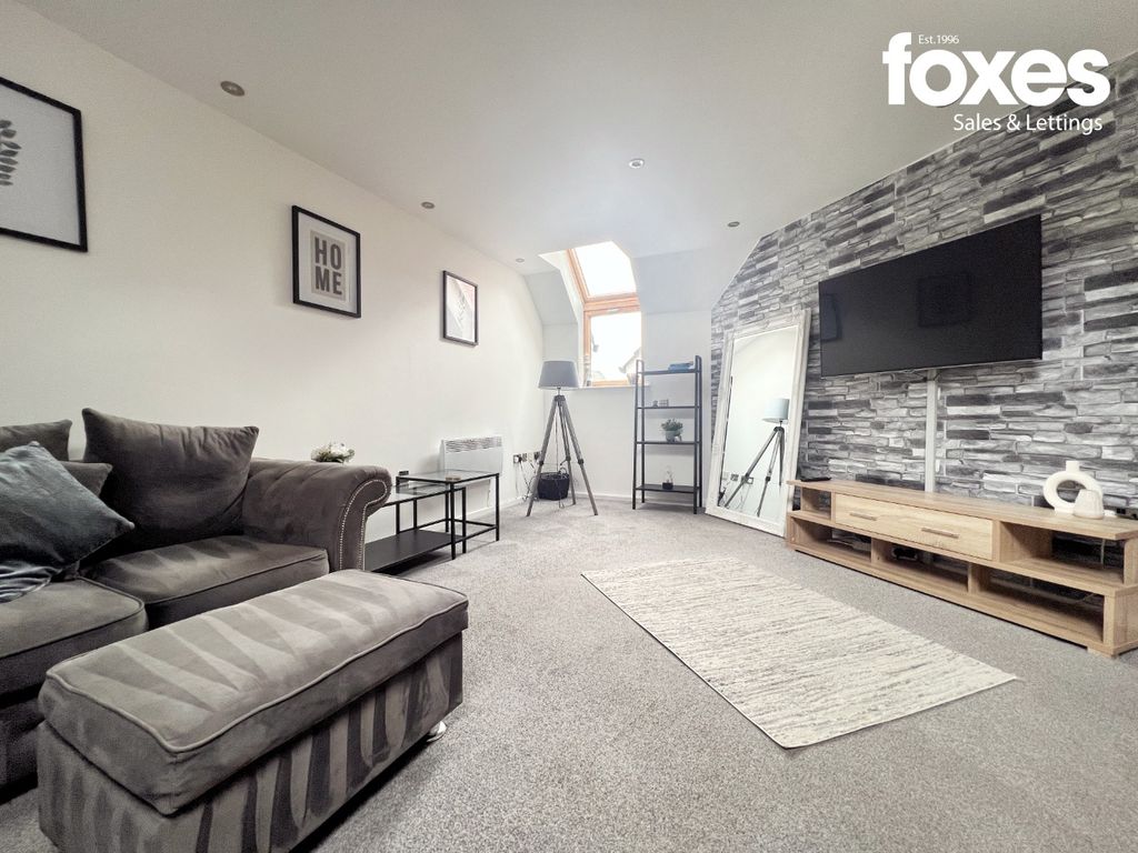 Property photo 2 of 11 4895562