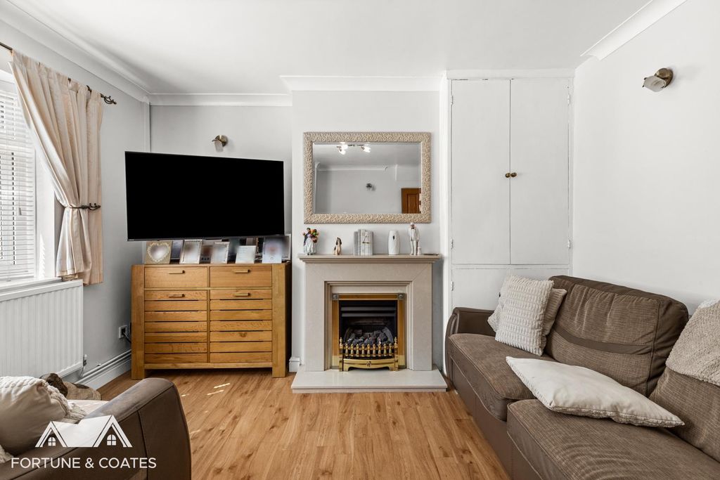 Property photo 3 of 16 Broadway_11.Jpg