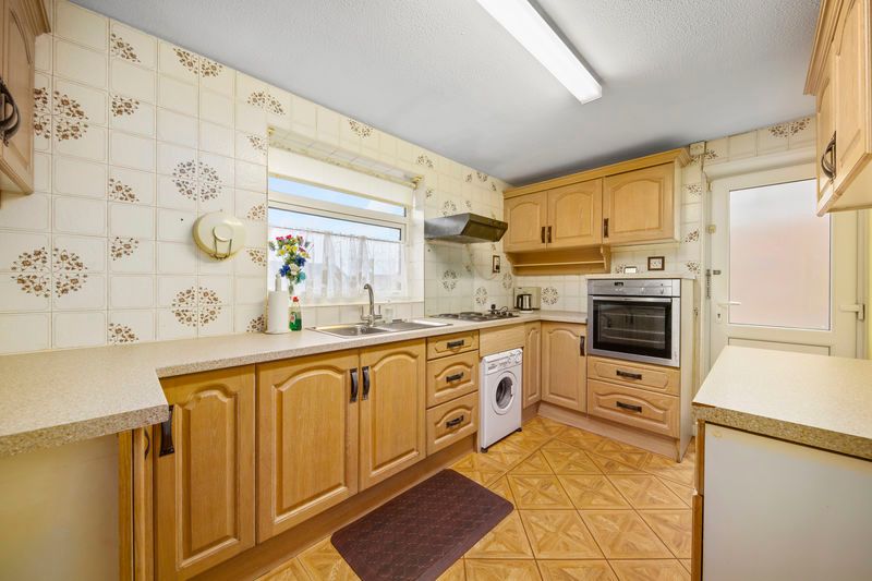 Property photo 2 of 25 Kitchen