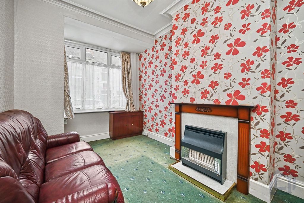 Property photo 3 of 18
