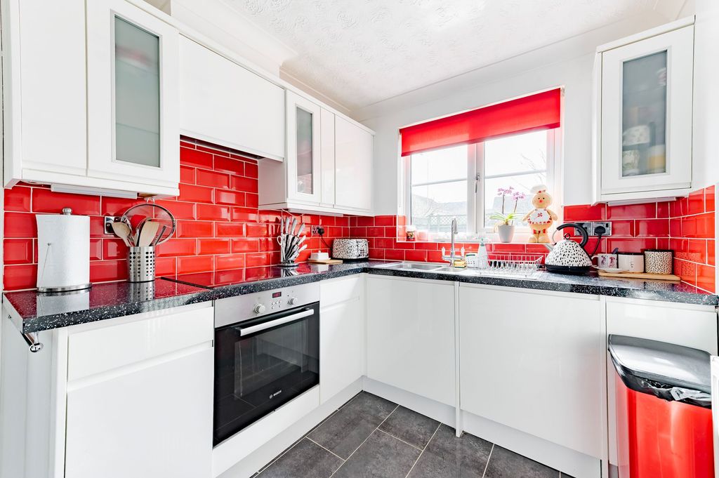 Property photo 2 of 16