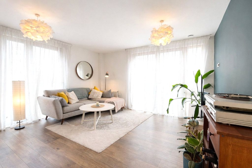 Property photo 3 of 24 Picture 3