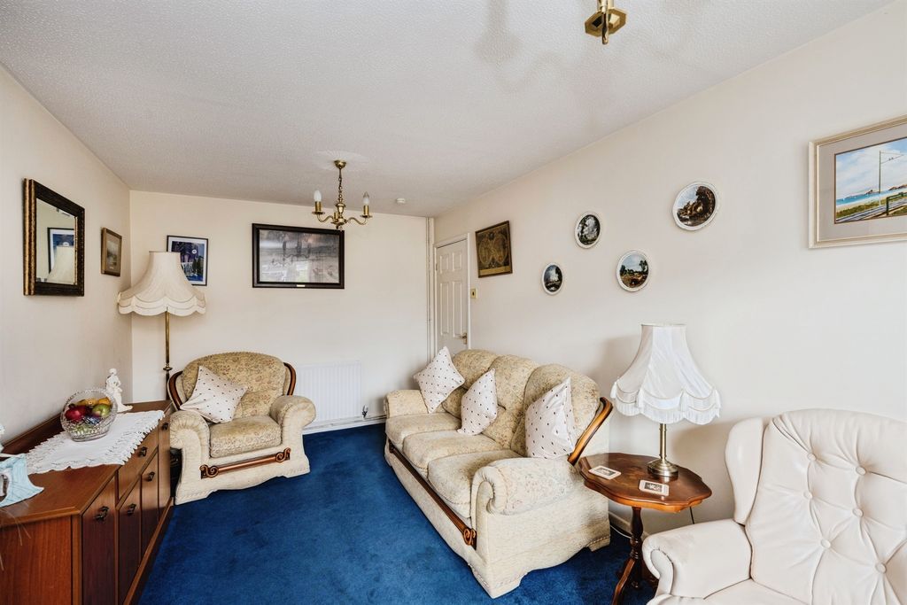 Property photo 2 of 16