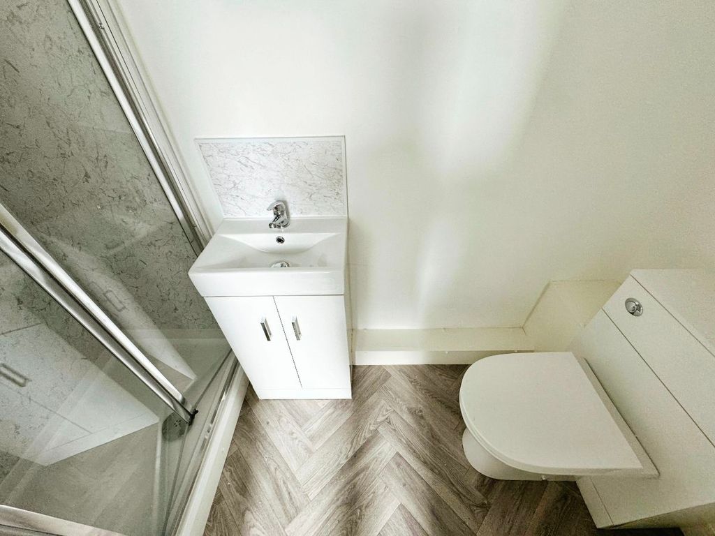 Property photo 2 of 9 Fully Furnished En Suite Double Room