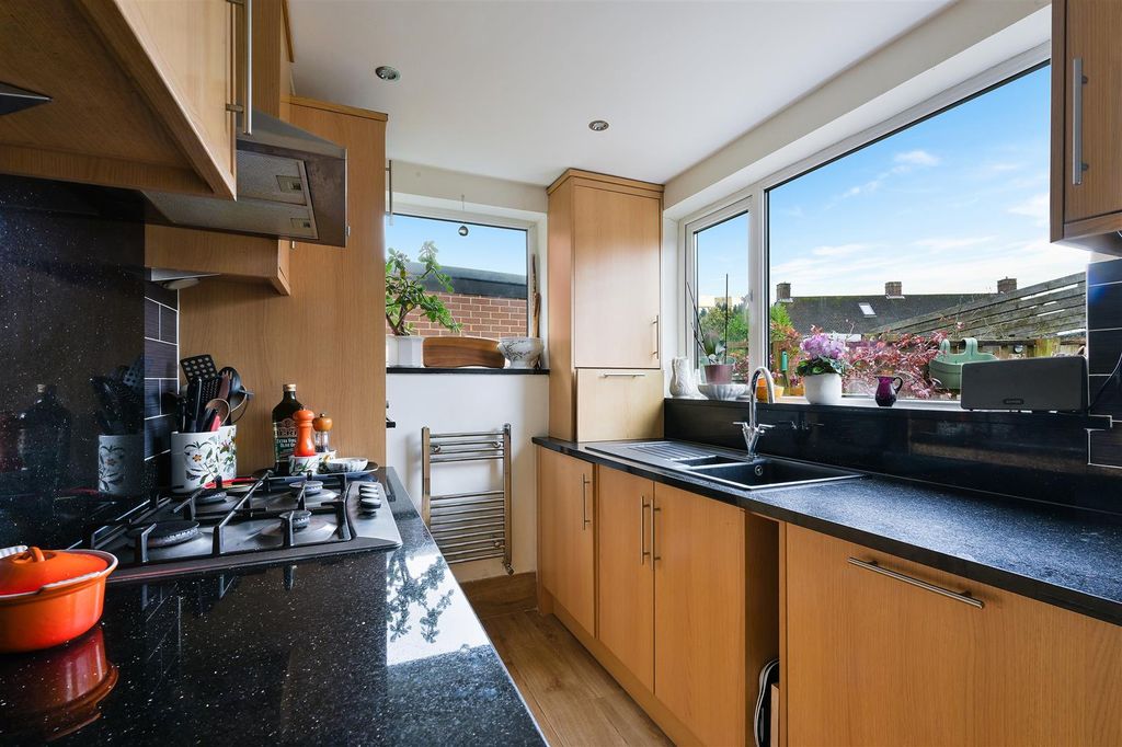 Property photo 3 of 20 Canons Lane, 64- (11).Jpg