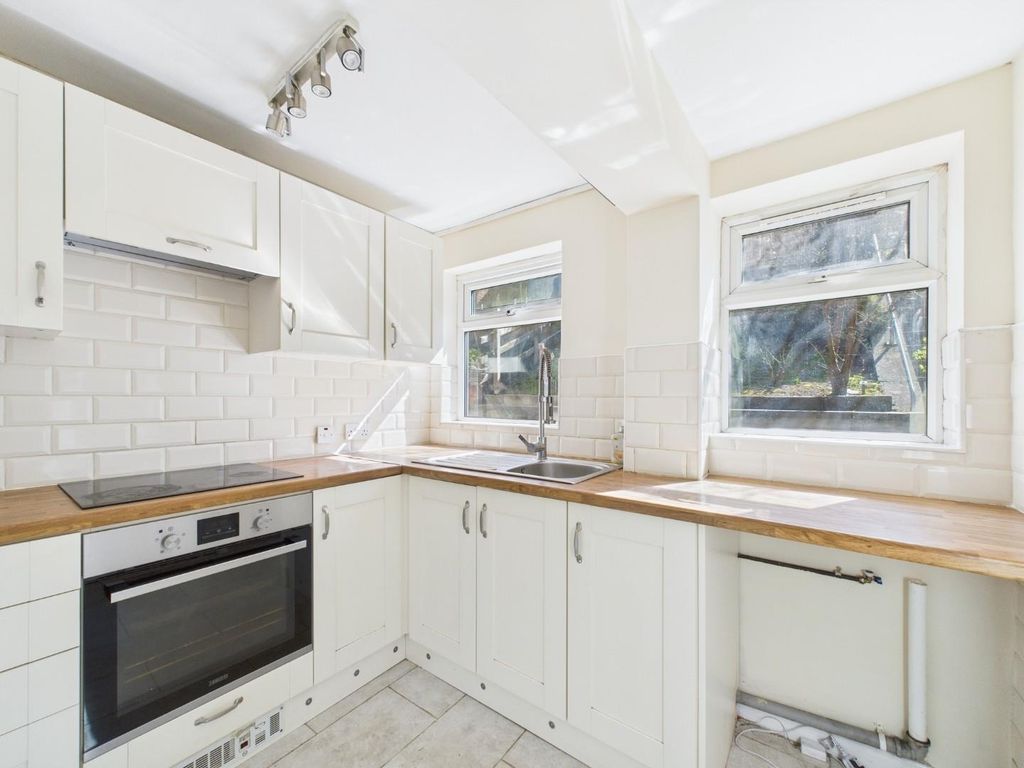 Property photo 3 of 21 Cam03810G0-Pr0242-Still003.Jpg