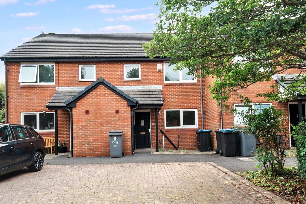 Property photo 1 of 16 6 Kairnryan Close, Bispham, Blackpool, Lancashire, Fy2 0Xq