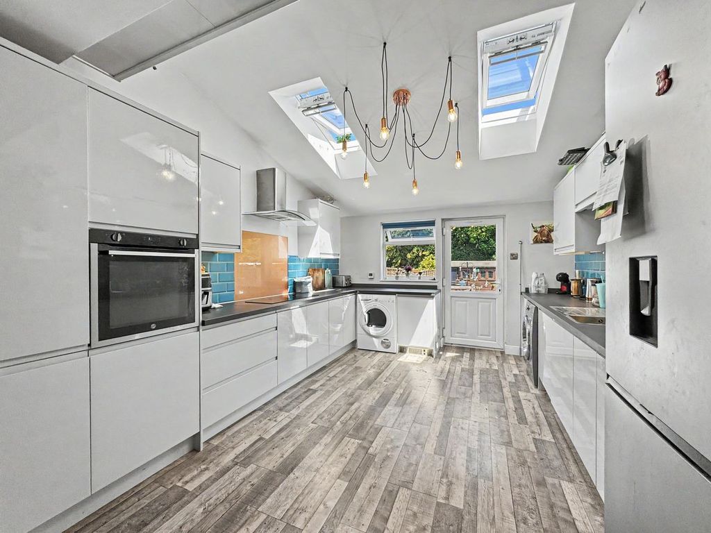 Property photo 2 of 26