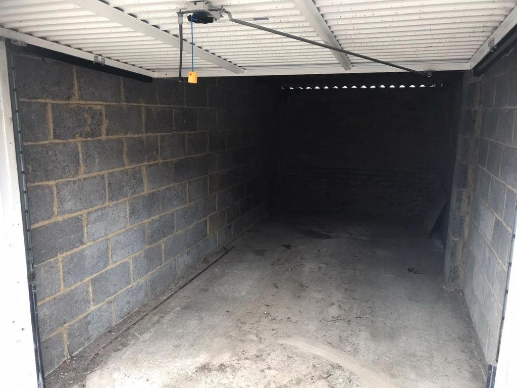 Property photo 2 of 3