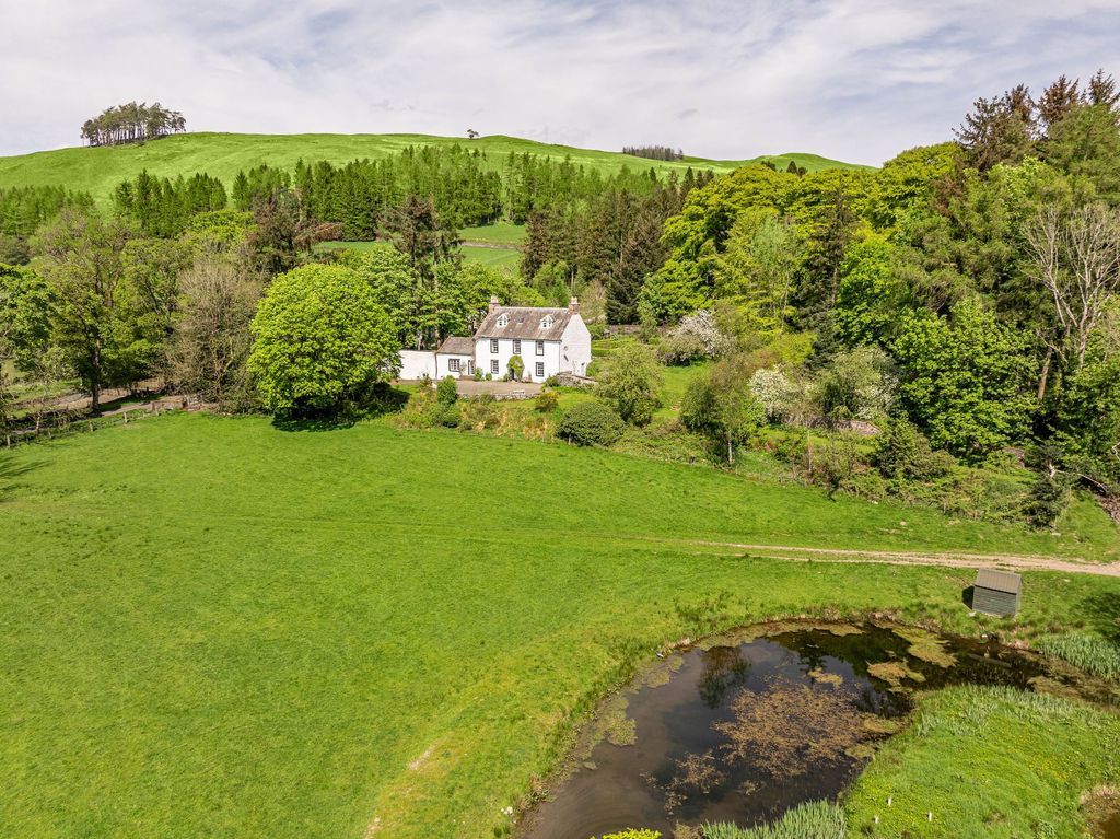 Property photo 3 of 41