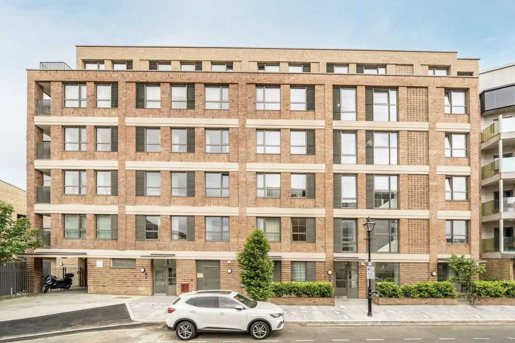 Property photo 1 of 8