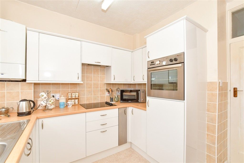 Property photo 3 of 12 Kitchen