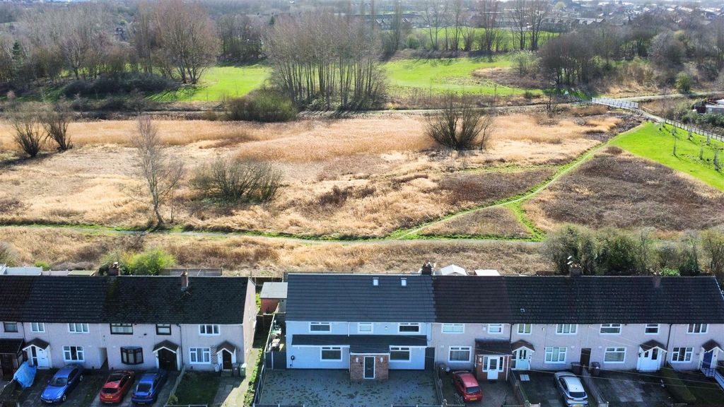 Property photo 2 of 36 Singleton Avenue Front