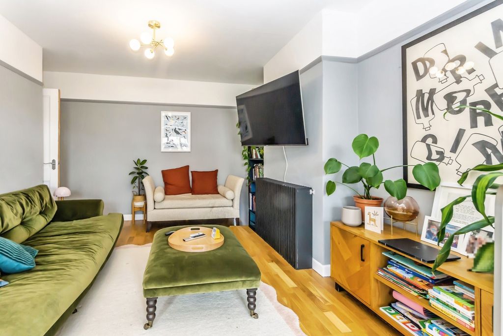 Property photo 3 of 22 Pbox-Img.Jpg