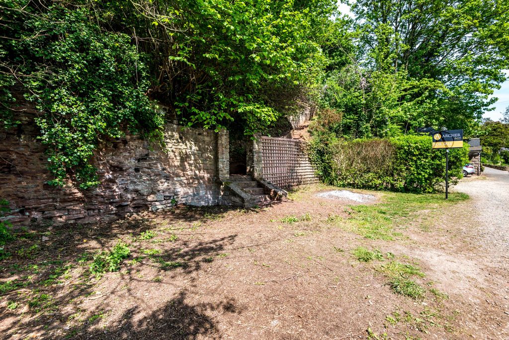 Property photo 2 of 24