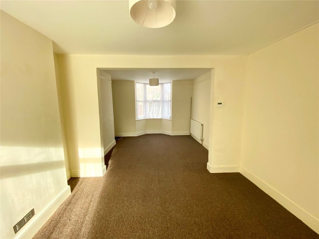Property photo 3 of 8 Picture No. 11