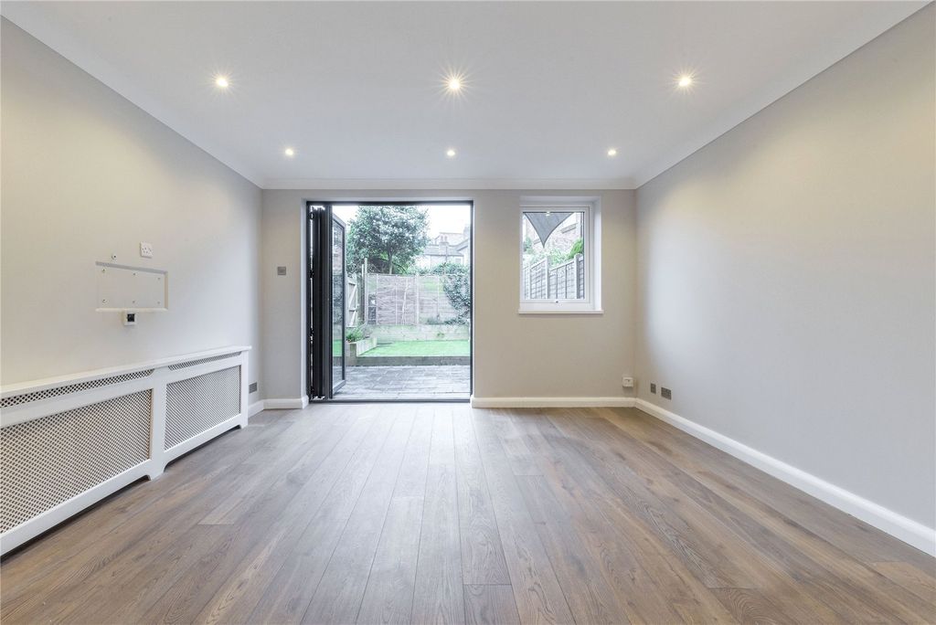 Property photo 3 of 8