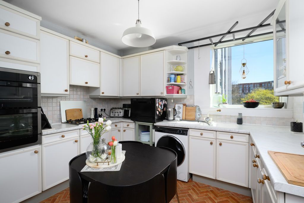 Property photo 3 of 9 Photo 1