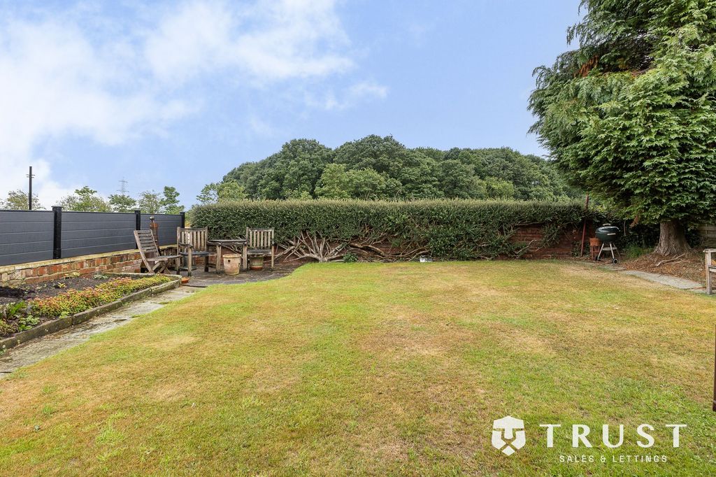 Property photo 2 of 26