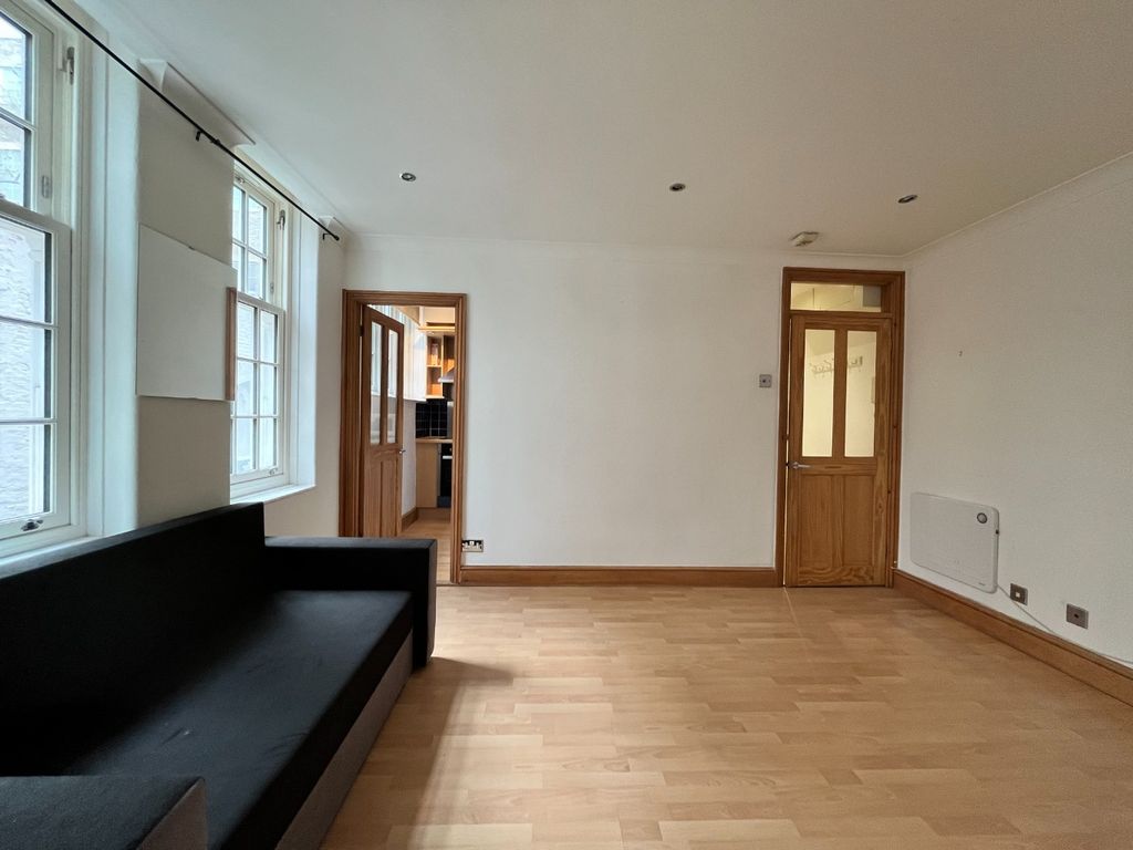 Property photo 2 of 8 4512744